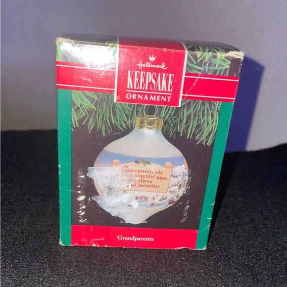 Hallmark Grandparents 1991 Ornament/Keepsake Collectors Gift Grandchild - Picture 2 of 8